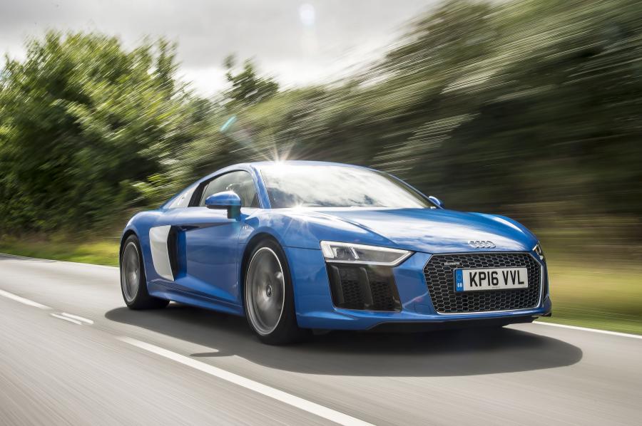  Audi R8 V10 2015 года  (UK) (фото 1 из 25)